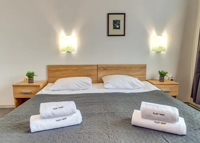 Kometa - 1bd With Balcony & Forest View By Flat Manager Apartment *