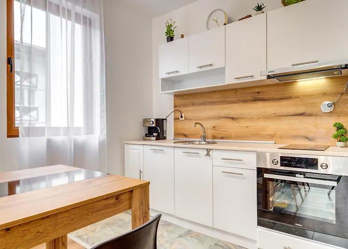 Apartment Kometa - 1bd With Balcony & Forest View By Flat Manager *