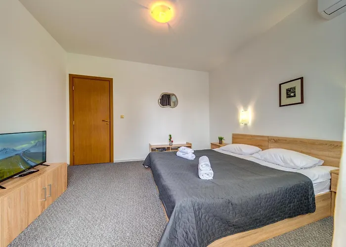 Apartment Kometa - 1bd With Balcony & Forest View By Flat Manager